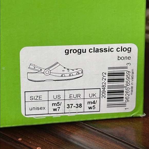 Brand New Crocs Adults' STAR WARS Grogu Classic Clogs Bone Casual Slip On Shoes - Picture 15 of 16